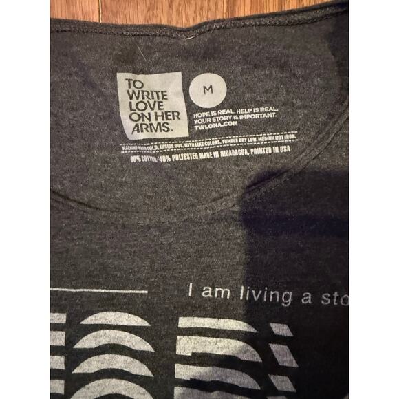 Living story won’t give TWLOHA - Picture 2 of 3